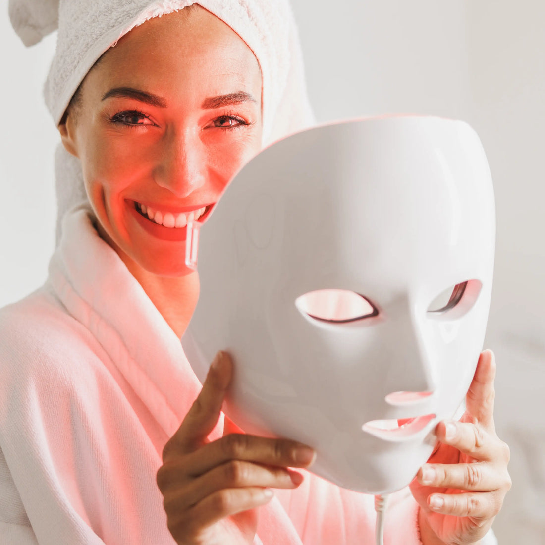 At-Home vs. In-Clinic Red Light Therapy: Which Should You Choose?