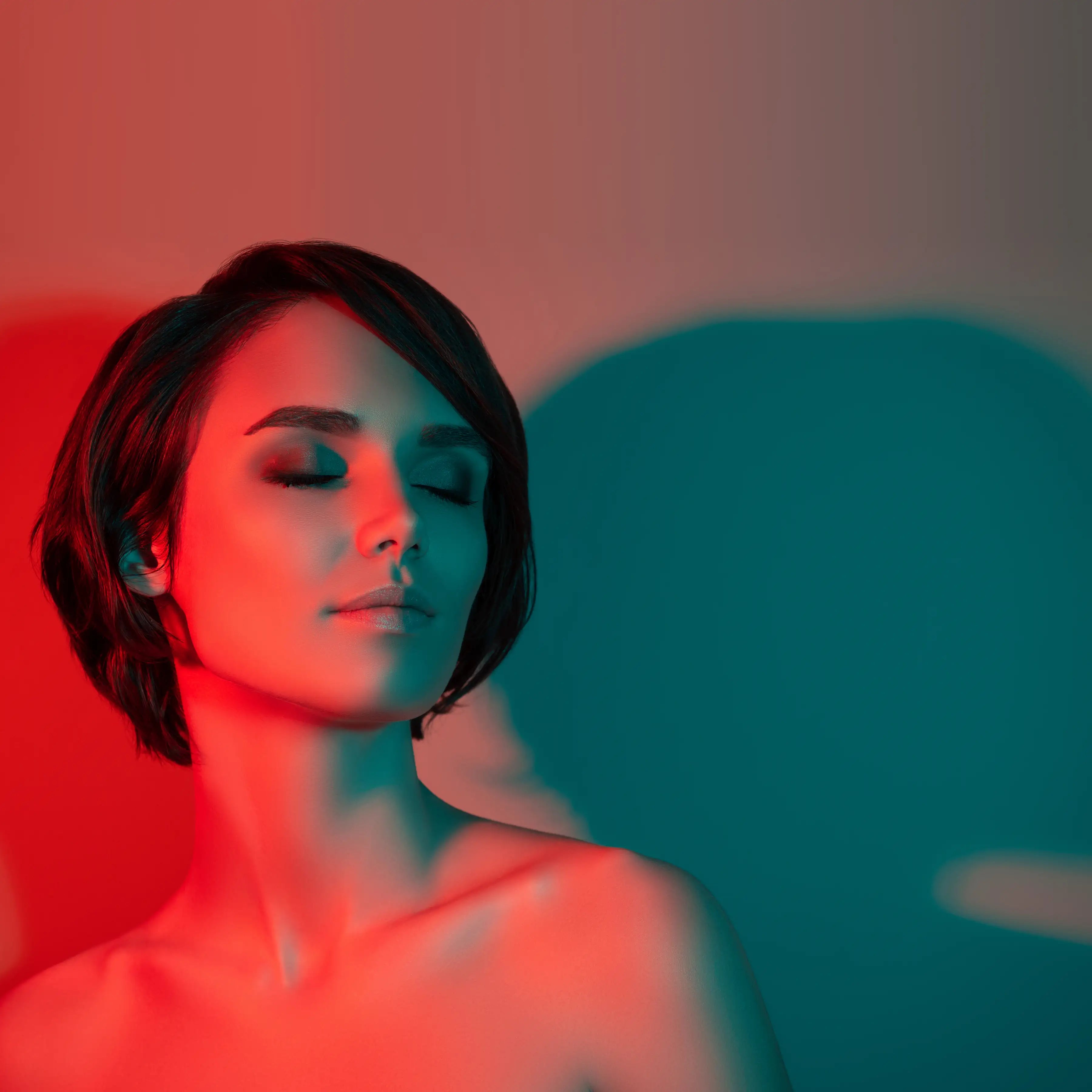 Red Light Therapy at Home? Why It’s the Better Option